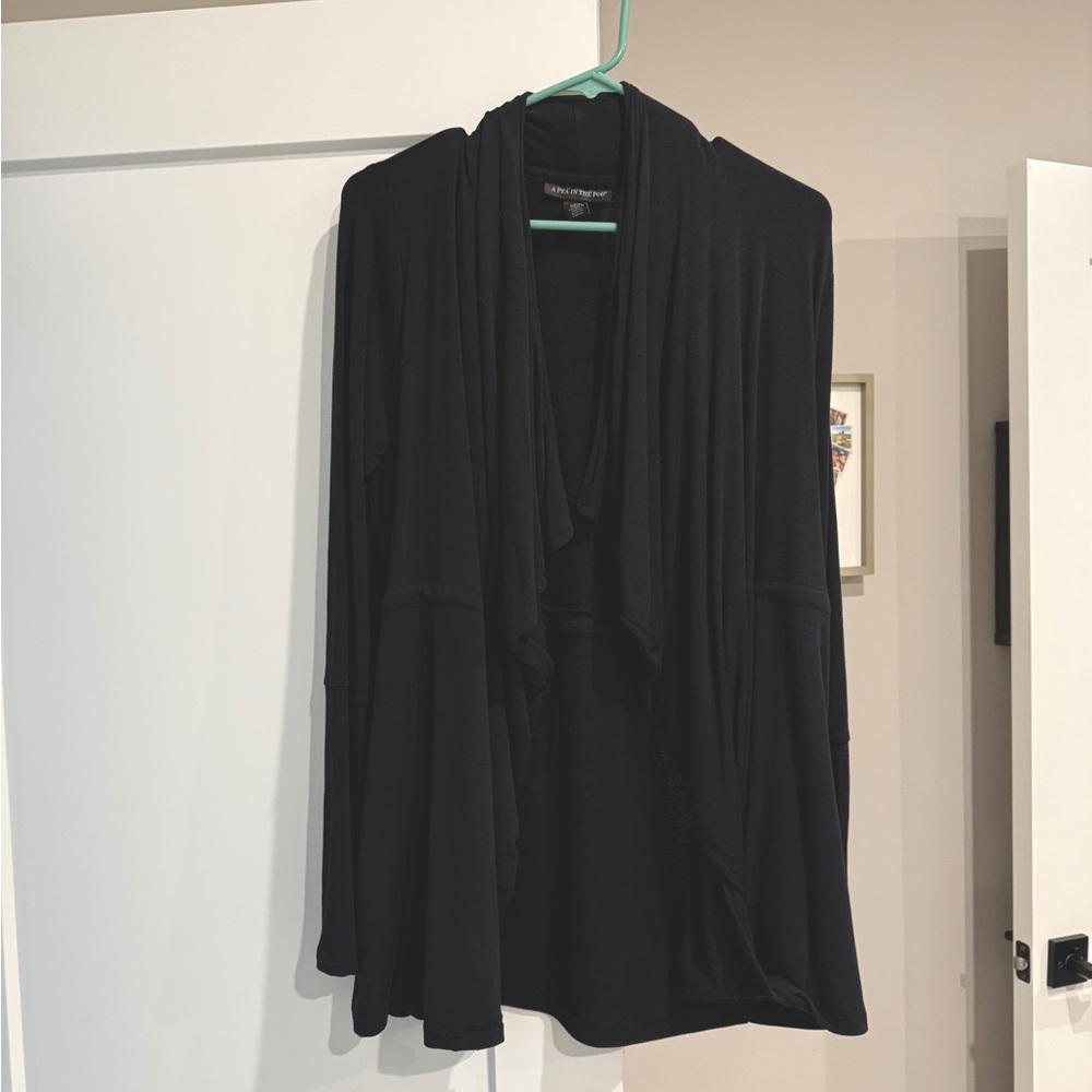 Pea in the pod black open sweater with drawstring and pockets, small